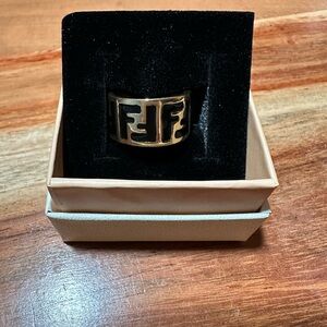 Women’s gold/black ring